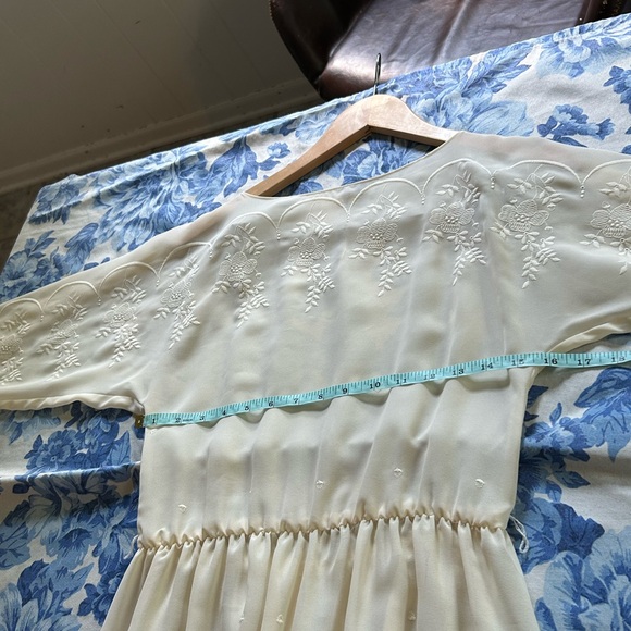Vintage Cream Sheer Midi Dress with Floral Embroidery - Picture 3 of 6